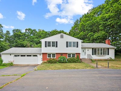 570 Village Street, Northford, CT, 06472
