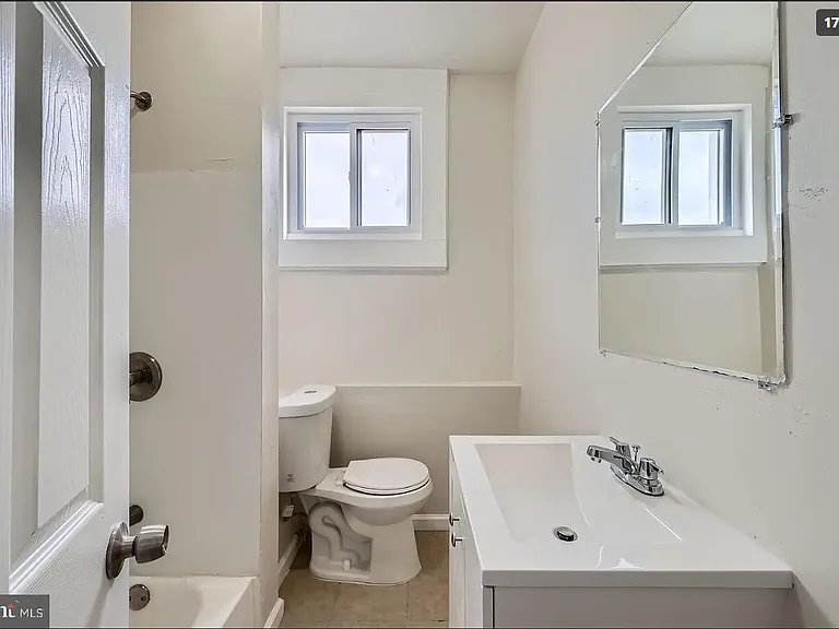 118 N Hilton St — Photo 17