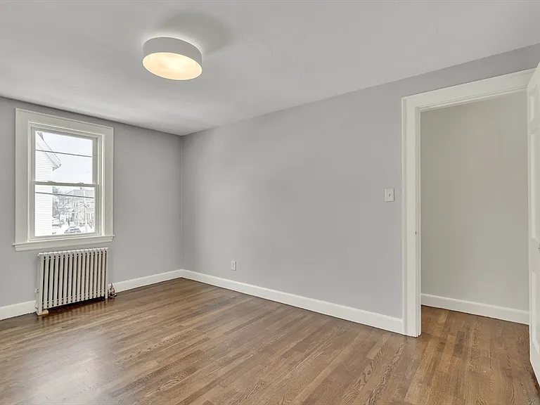 19 Fairview Ave #B — Photo 17