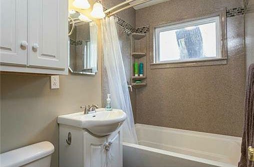3rd image of 503 E 131st Ct
