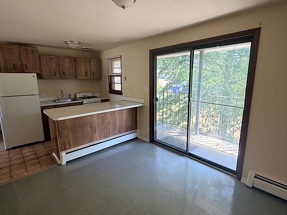 4th image of 67 Fairview Ave