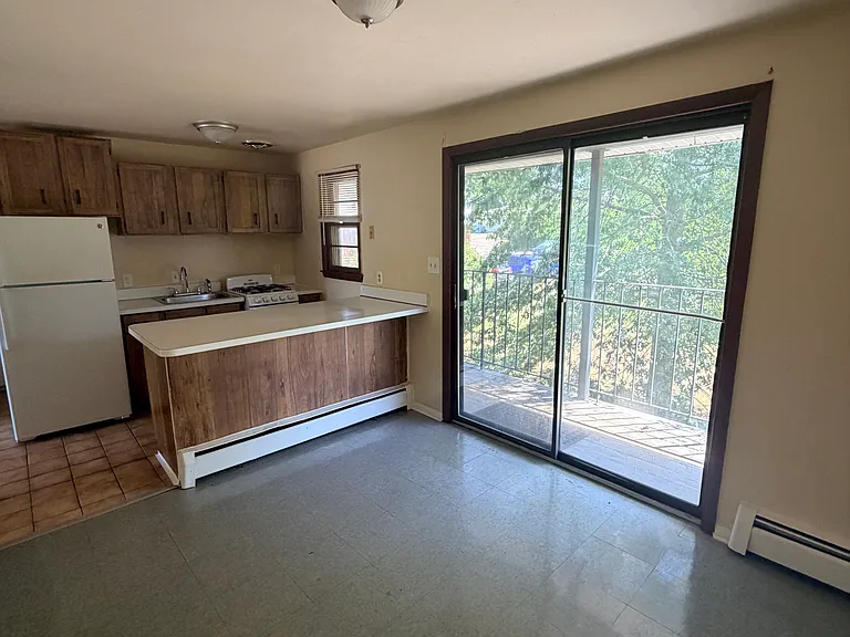 67 Fairview Ave — Photo 4