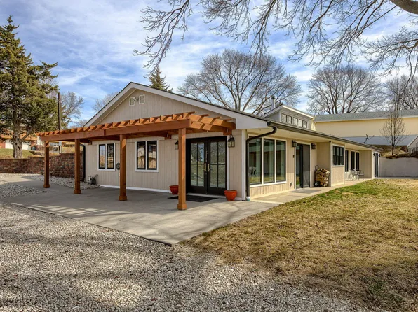 20489 Cardinal Ln, Council Bluffs, IA 51503
