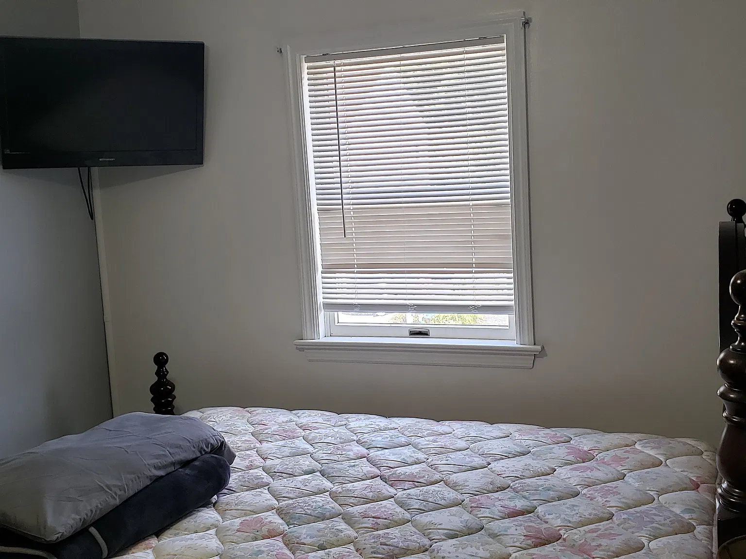 8 Brandon Ct — Photo 2