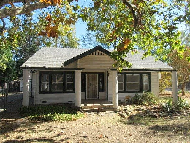 6902 8th St photo 1