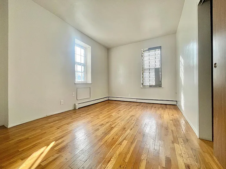 1620 E 12th St #4C — Photo 5