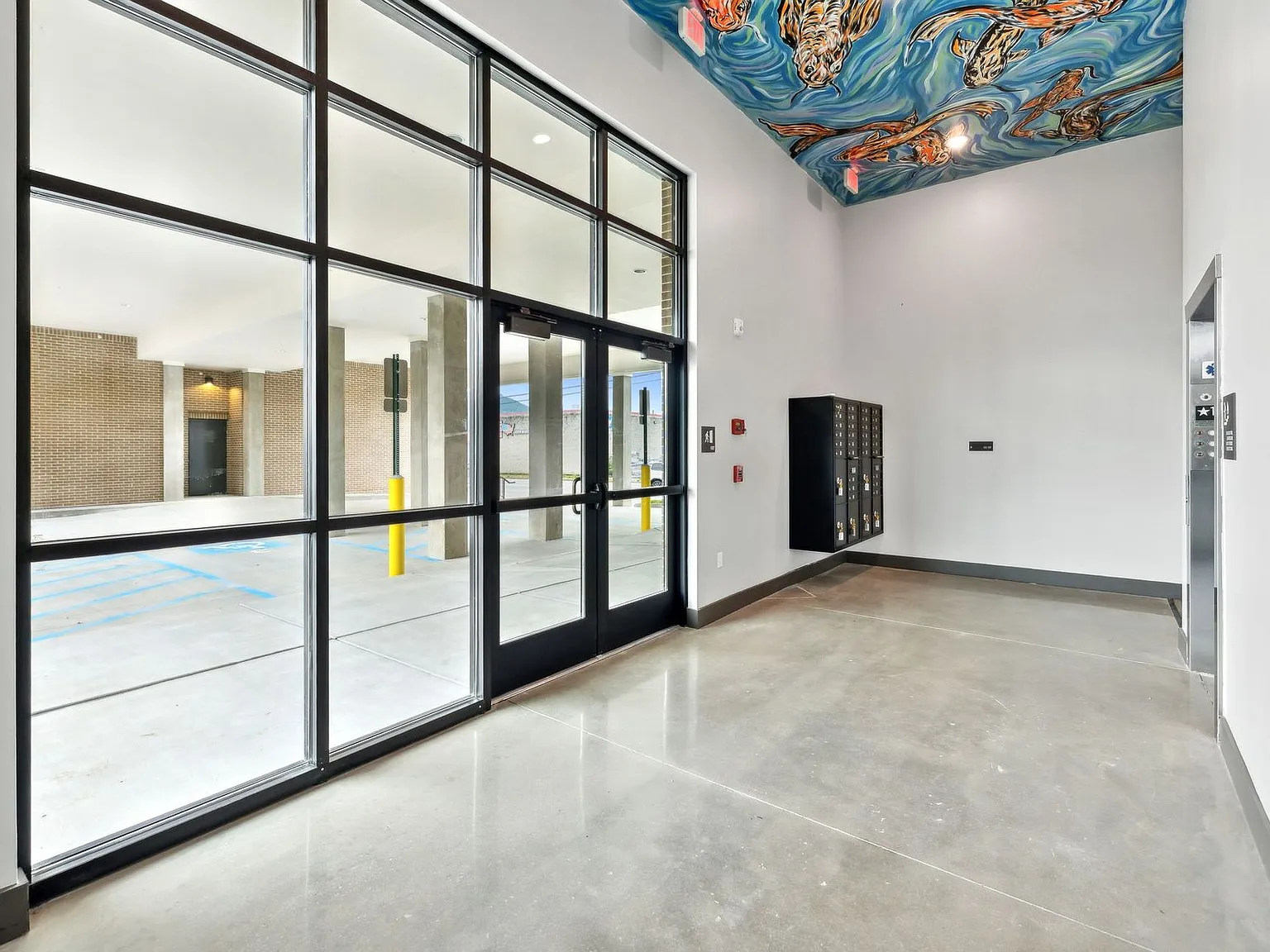 Urban Lofts — Photo 1