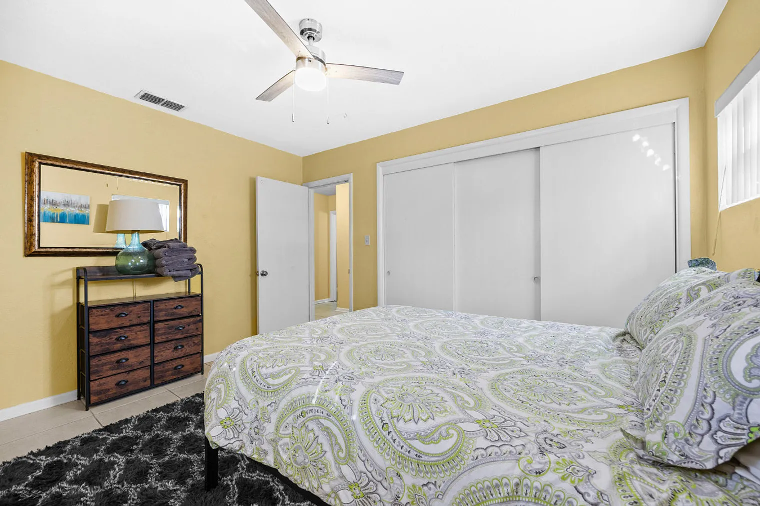 2 bed, 1.0 bath, 990 sqft, $2,924 — Photo 4