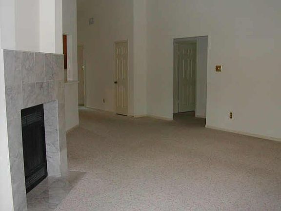 4th image of 19111 Lookout Mountain Ln