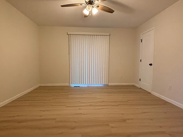 205 Lakewood Ct #3 — Photo 8