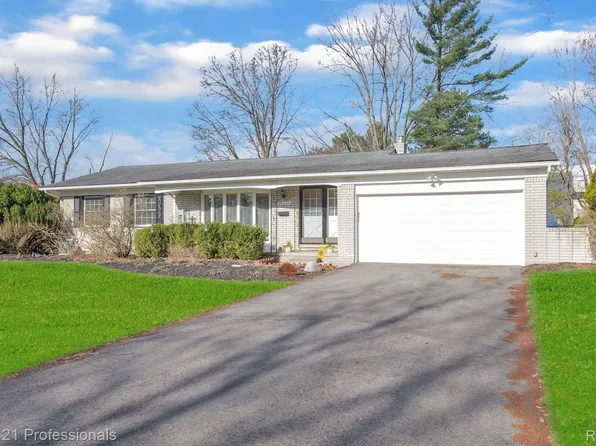 25037 Acacia St, Southfield, MI 48033