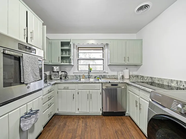 1127 Rogeretta Dr — Photo 7