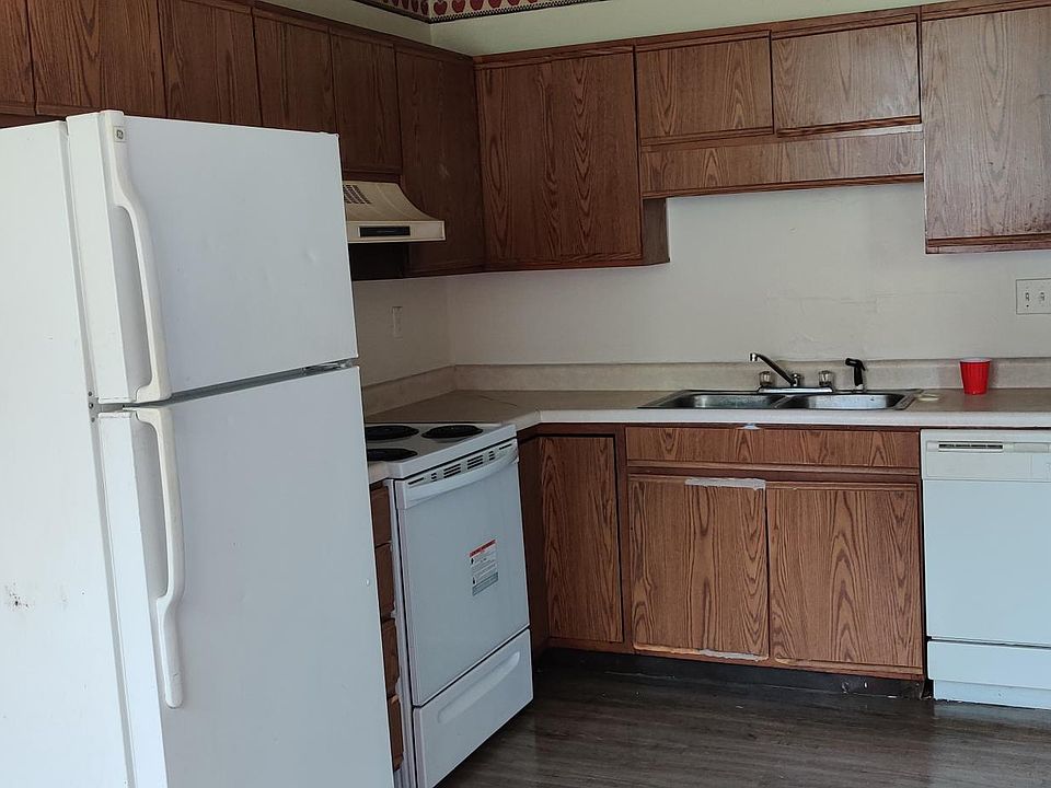 1st image of 722 Gordon Smith Blvd #4