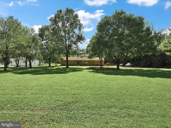 1240 Washington Rd, Leesport, PA 19533