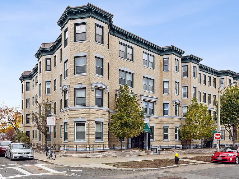 1427 Commonwealth Ave #102 — Photo 1