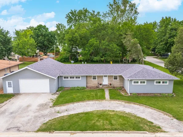 220 W Torrance Ave, Pontiac, IL 61764