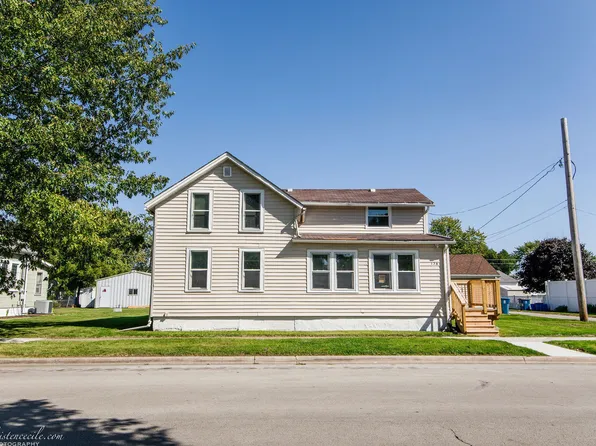 136 N Fulton Ave, Bradley, IL 60915