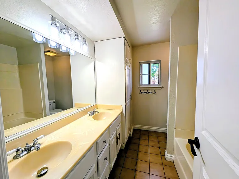 5517 E Edgemar Ave — Photo 29