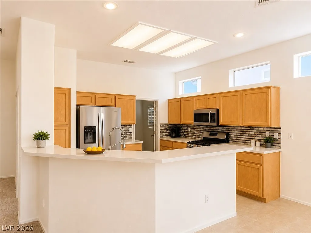 2 bed, 2.0 bath, 1519 sqft, $2,100 — Photo 2