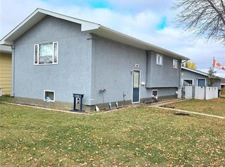 1596 McIntosh DRIVE, Prince Albert, SK S6V 7B8
