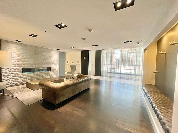 4th image of 555 4th St Unit 839
