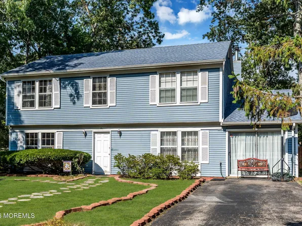 6 Riverwood Court, Toms River, NJ 08757