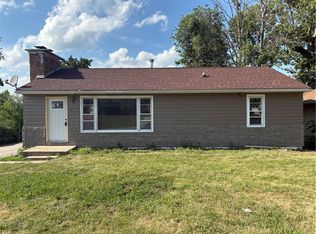6 W Brownlow Dr, Decatur, IL 62521