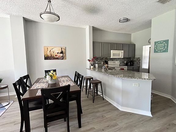 4th image of 954 Park Terrace Cir
