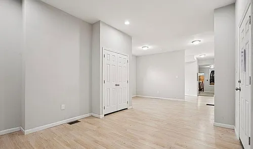 1009 W Main St #1 Photo 1