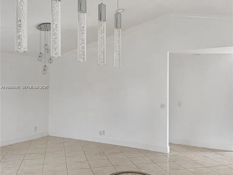 6012 NW 172nd Terrace Cir — Photo 10
