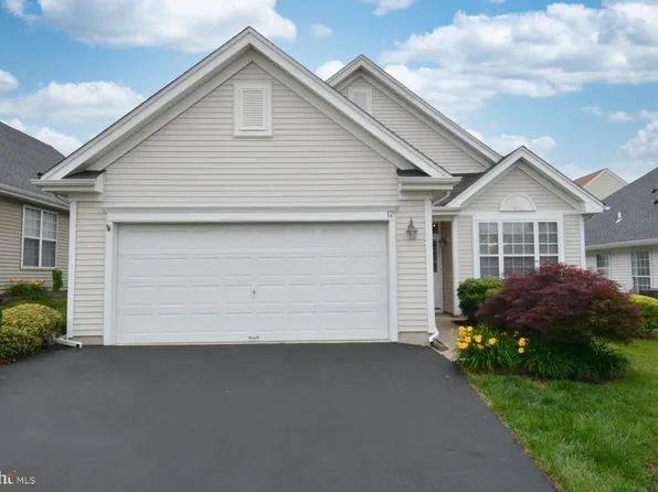 12 Atrium Dr, Trenton, NJ 08620