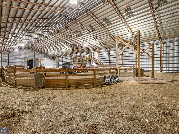 12th image of 721 Gowan Rd