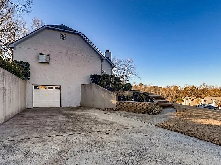 4150 Lake Mist Dr NW — Photo 2