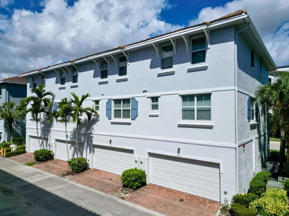 1247 Via De Fossi, Boynton Beach, FL 33426