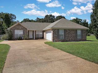 206 Roxbury Cv, Florence, MS 39073