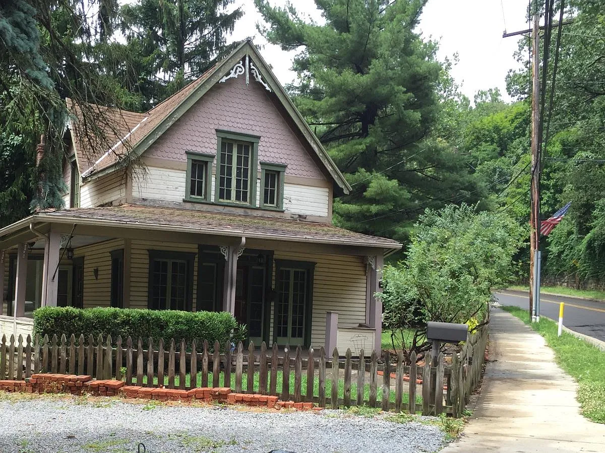 1512 Beaver Rd photo 1