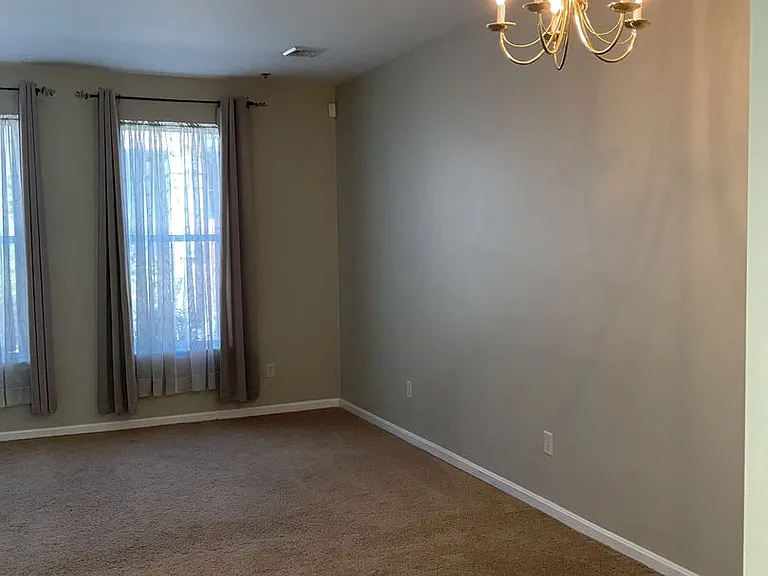 1703 Susquehanna St — Photo 7