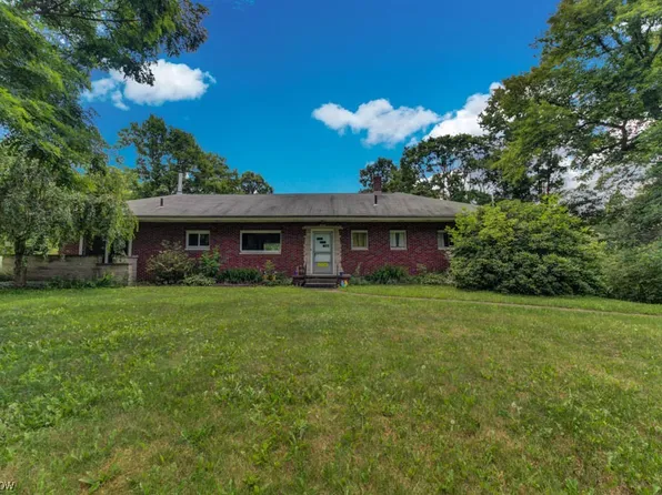 12950 Lincoln St SE, Paris, OH 44669