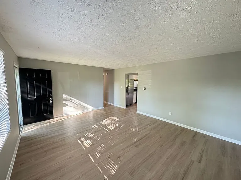 105 Astor Pl — Photo 27
