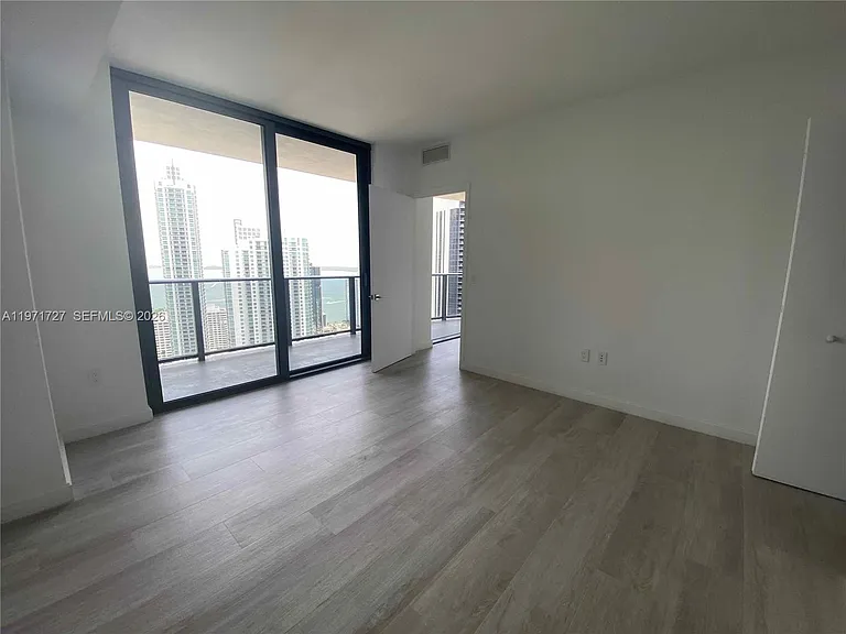 45 SW 9th St #3703 — Photo 22