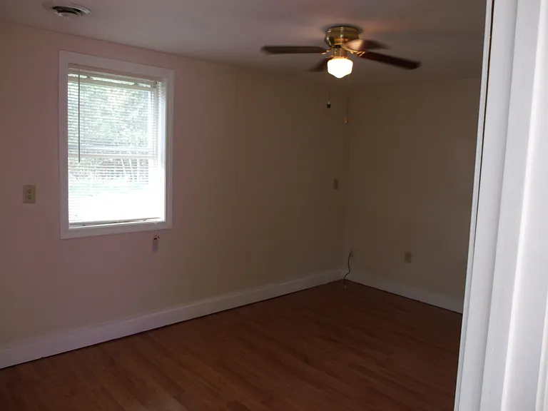 7 Chelle Rd — Photo 2