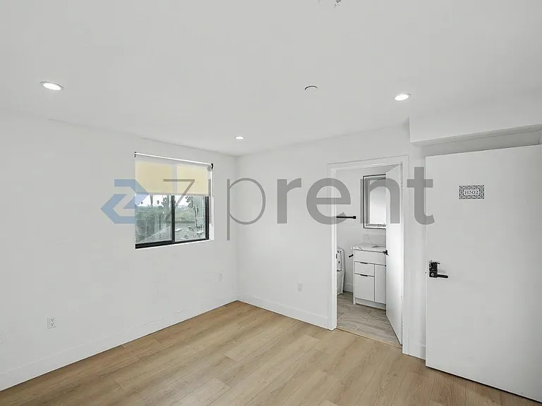 1438 W 37th Dr — Photo 17