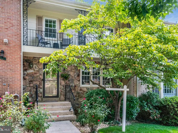 3023 Seven Oaks Pl, Falls Church, VA 22042