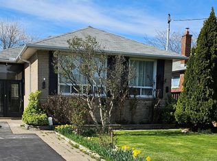 18 Wetherby Dr #8, Toronto, ON M1J 1L6