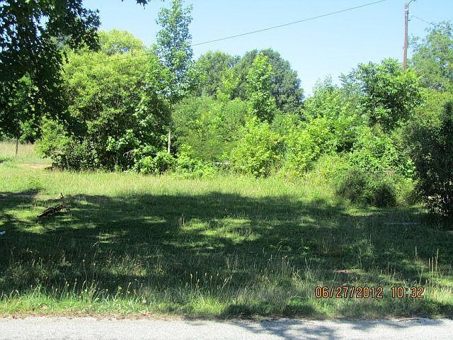2nd image of 205 Little Mountain Rd
