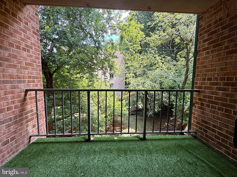 487 N Armistead St #203 — Photo 6