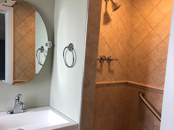 Second bathroom 