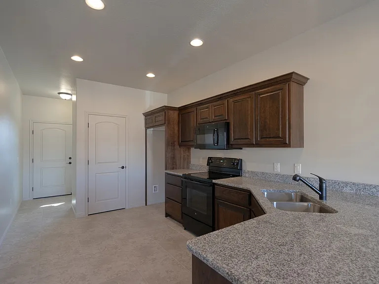 370 W Buena Vista Blvd #111 — Photo 15