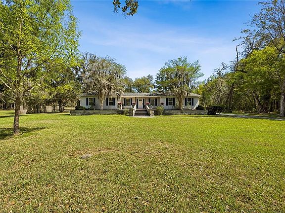 2nd image of 200 Christina Ln