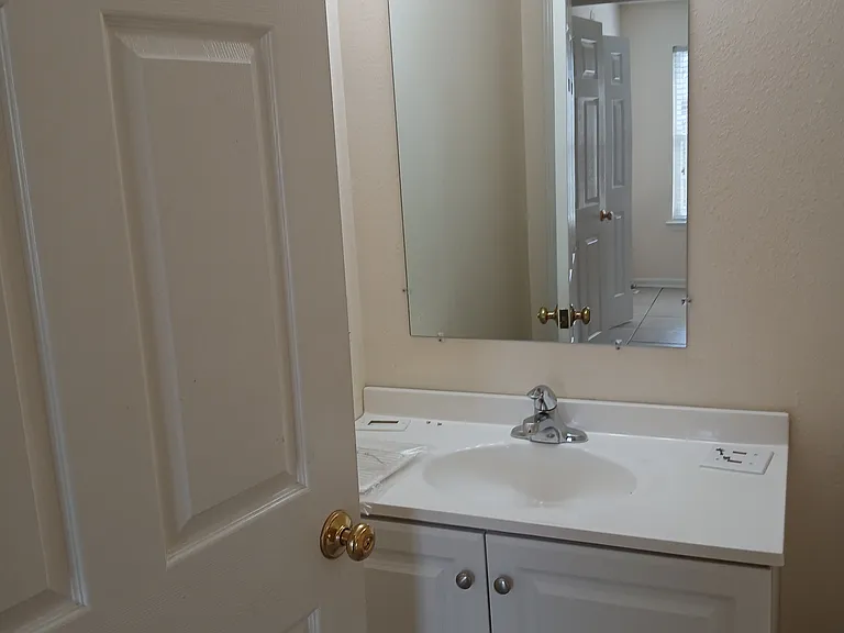 2514 Shady Oak Ct #B — Photo 14
